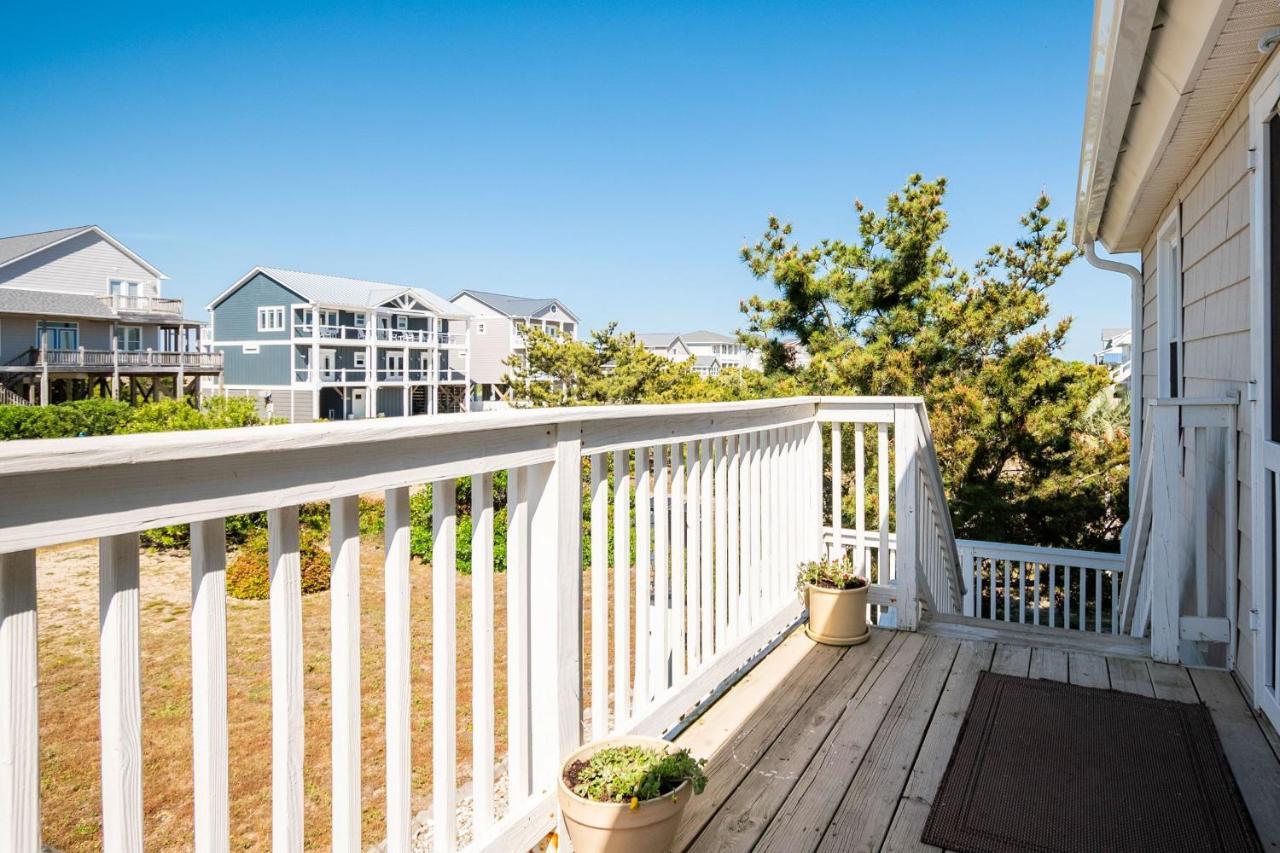 Katie Lou'S Place By Oak Island Accommodations Caswell Beach Eksteriør billede